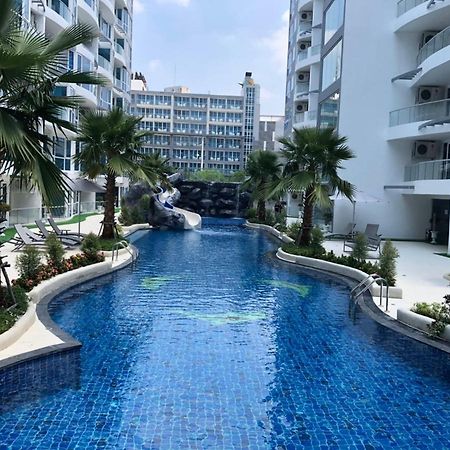 Luxury Business Suits In Grand Avenue By Pattaya City Estates Exterior foto