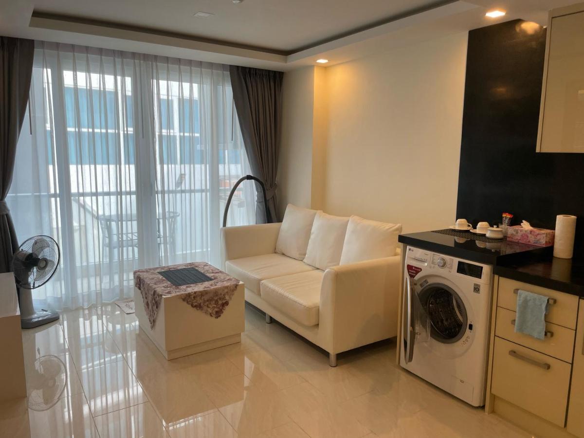Luxury Business Suits In Grand Avenue By Pattaya City Estates Exterior foto