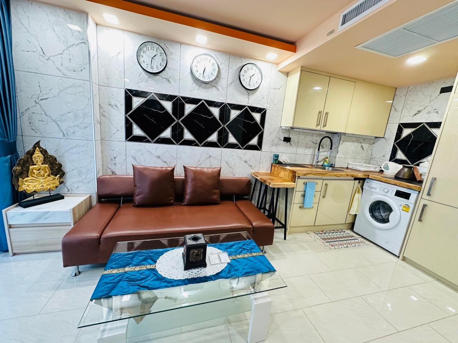 Luxury Business Suits In Grand Avenue By Pattaya City Estates Exterior foto