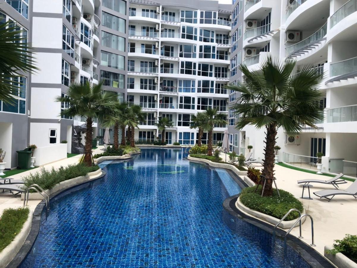 Luxury Business Suits In Grand Avenue By Pattaya City Estates Exterior foto